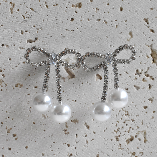 LISA // Sparkling Bow Pearls Earrings