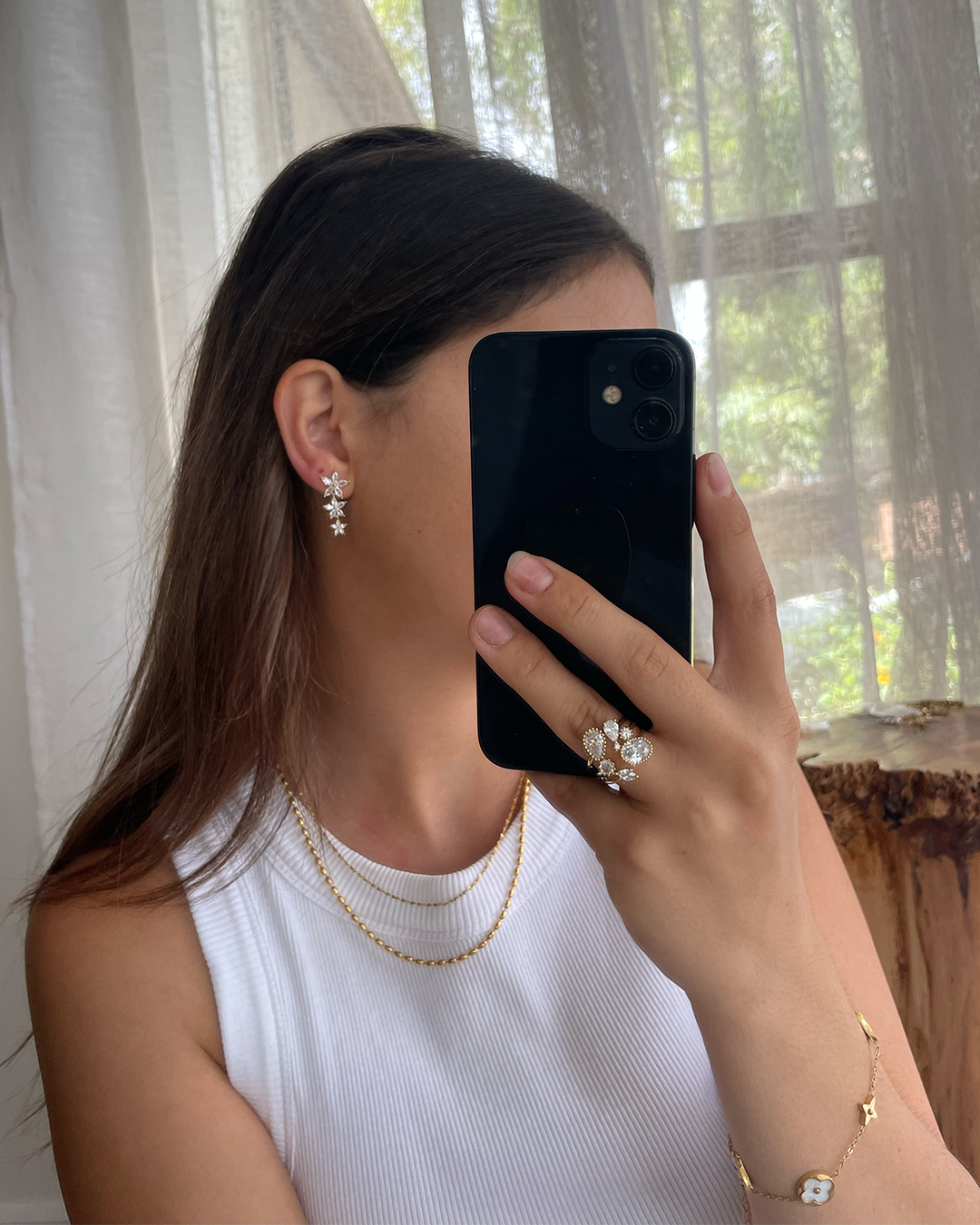 Gold Plated CZ Water Drops Open Ring - Waterproof. Indulge in the luxurious beauty! With its waterproof design, this ring will be a stunning addition to your jewellery collection. The sparkling CZ water drops add a touch of glamour to any outfit.