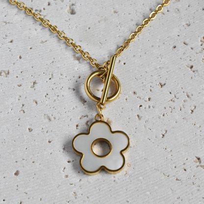 Shell Flower Tag Toggle Necklace